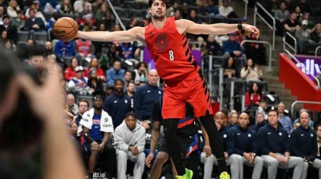 הלילה הוא שבר את השיא הישראלי. אבדיה (צילום: רויטרס)