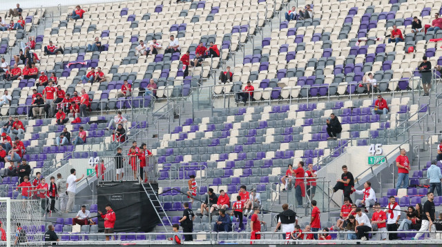 חרם אוהדי הפועל תל אביב בשער 5 (צילום: אודי ציטיאט)