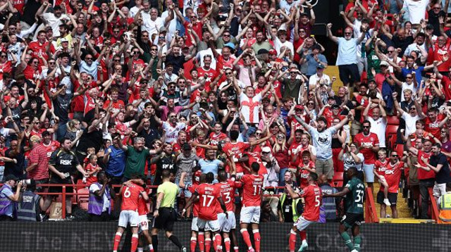 אוהדי צ'רלטון. אירוע כואב למועדון (צילום: James Fearn / Stringer)