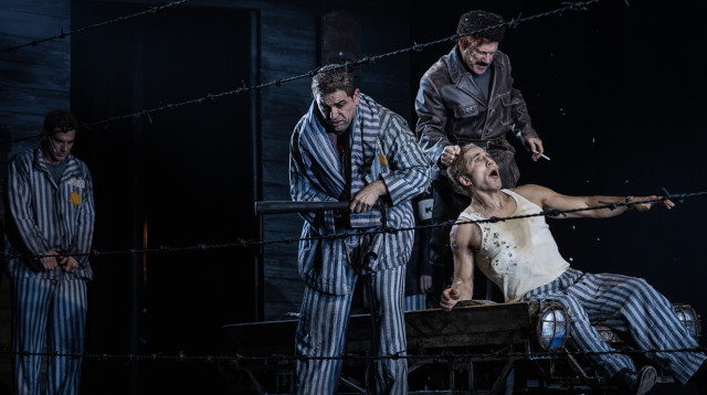 זינגר, התיאטרון הקאמרי (צילום: אוהד רומנו)