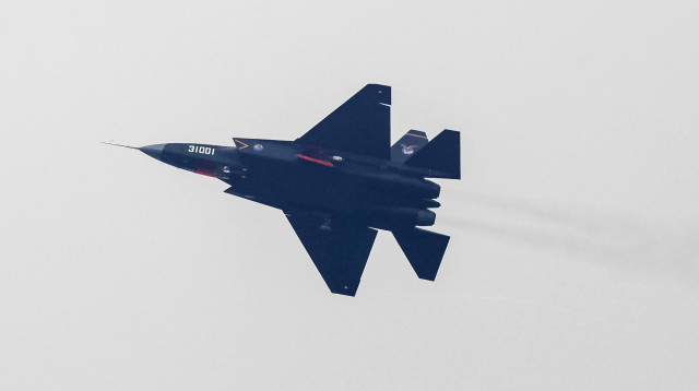  מטוס קרב חמקני של צבא סין מסוג A J-31 (צילום: רויטרס)