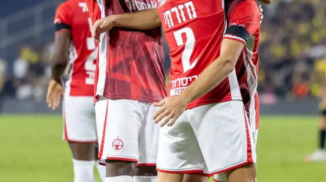 דן ביטון גיא מזרחי הפועל באר שבע (צילום: בן בודה, וסרמיליה)