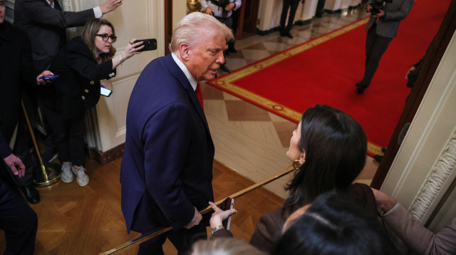 טראמפ וקייטלין קולינס בבית הלבן (צילום: רויטרס)