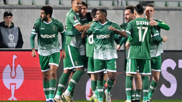 שחקני לודוגורץ חוגגים (צילום: GettyImages, NIKOLAY DOYCHINOV/AFP)