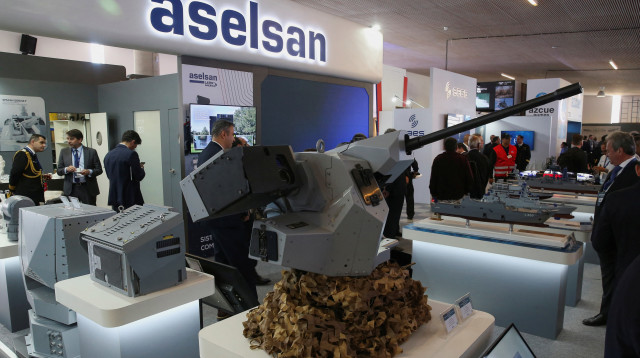 תערוכת נשק - ביתן של חברת אסלסן, מתעשיית הביטחון של טורקיה (צילום: רויטרס)