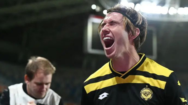 האחרון להעניק רגע אושר מאוחר. האריס (צילום: ברני ארדוב)