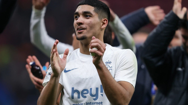 ענאן חלאילי שחקן אוניון סן ז'ילואז חוגג (צילום: GettyImages, Ahmad Mora)