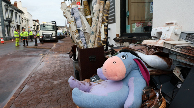 הרס בעקבות סופות בוויילס (צילום: רויטרס)