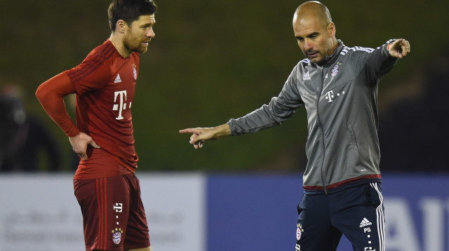 צ'אבי אלונסו, פפ גווארדיולה (צילום: Lars Baron/Bongarts/Getty Images)