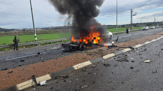 רכב התפוצץ סמוך לנהלל (צילום: מד"א)