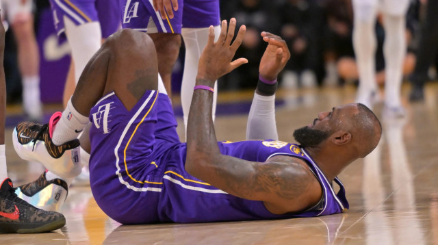 שחקן לוס אנג'לס לייקרס לברון ג'יימס (צילום: רויטרס)