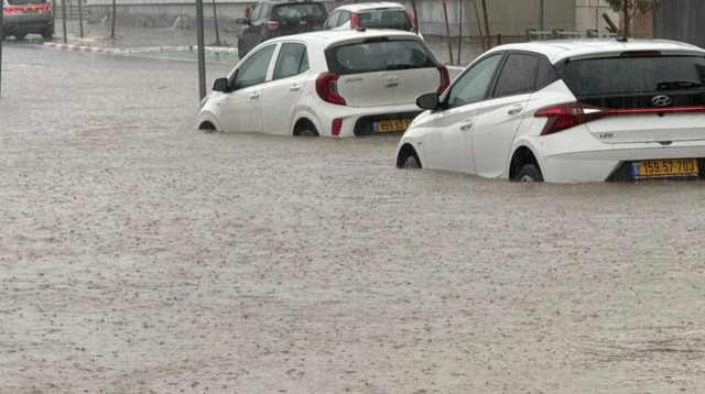 הצפות ביבנה (צילום: שימוש לפי סעיף 27א')