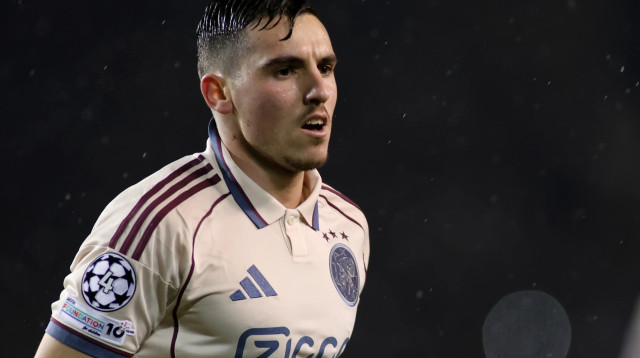 אוסקר גלוך שחקן אייאקס חוגג שער (צילום: GettyImages, Soccrates Images)