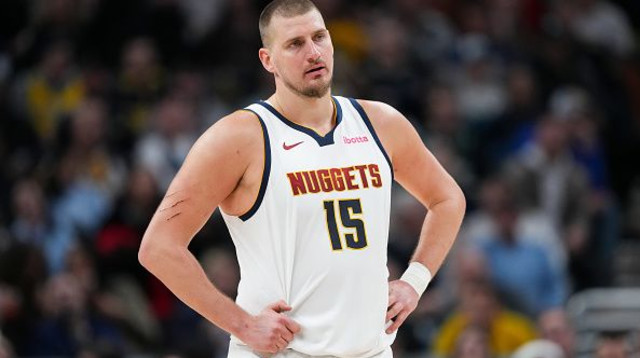 ניקולה יוקיץ' במדי דנבר נאגטס (צילום: Dylan Buell)