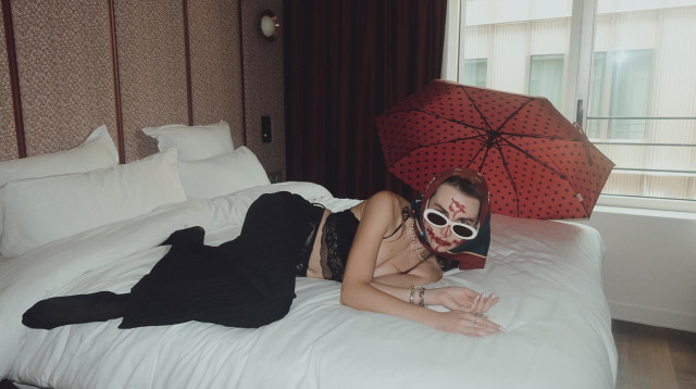 לארה סנואו (צילום: sandro zef)