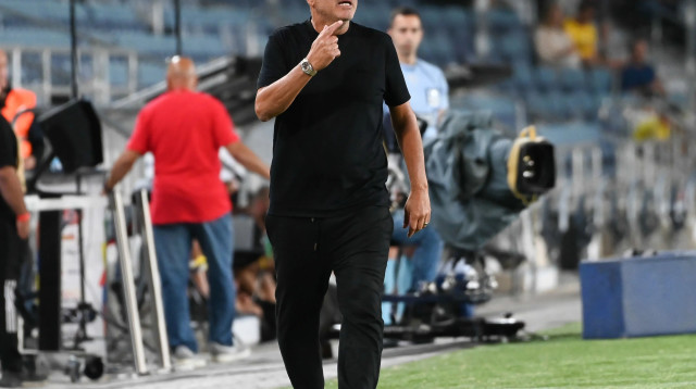 יוסי אבוקסיס, מאמן מכבי נתניה (צילום: ברני ארדוב)