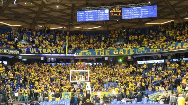 סוף סוף מול היכל מלא. ווקר (צילום: דני מרון)