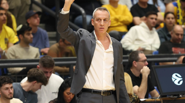 עודד קטש מאמן מכבי תל אביב (צילום: דני מרון)