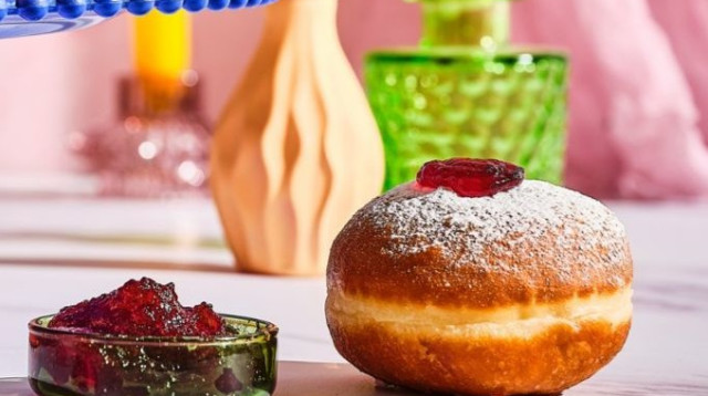 סופגניה קלאסית של מאפה נאמן (צילום: גיל אבירם)