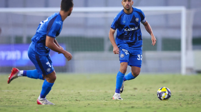 מוחמד הינדי שחקן מכבי פתח תקוה (צילום: מאור אלקסלסי)