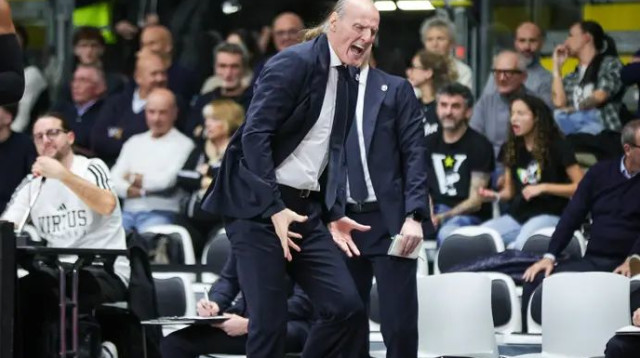 עצבני כהרגלו. דושקו איבנוביץ' (צילום: GettyImages, Fabio Patamia)