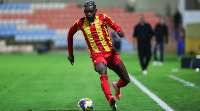 יוג'ין אנסה שחקן מ.ס. אשדוד (צילום: לירון מולדובן)