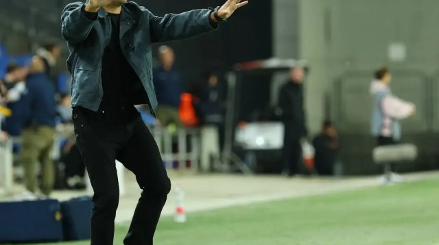 מאמן הפועל תל אביב, אליניב ברדה (צילום: אודי ציטיאט)