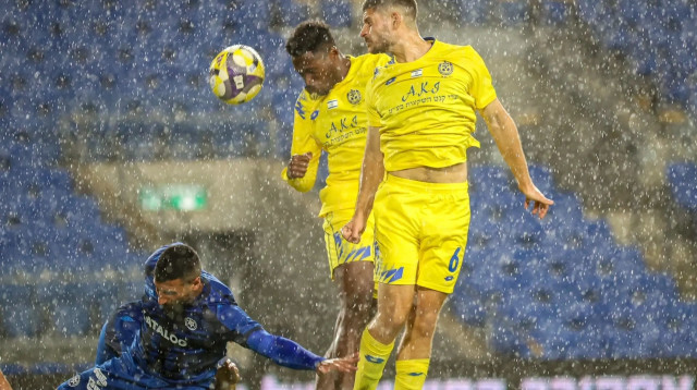 שי אייזן שחקן מכבי הרצליה (צילום: קובי אליהו)