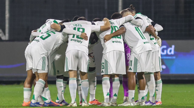 שחקני מכבי חיפה (צילום: קובי אליהו)