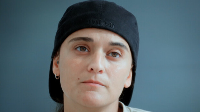 אמילי דמארי בתוכנית "ריאיון מיוחד" עם רותם סלע בקשת 12 (צילום: קשת 12)