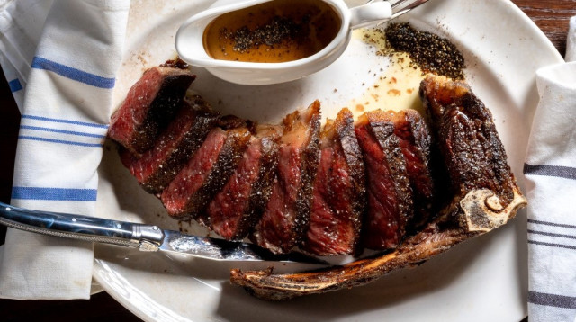 אנטריקוט על עצם, מסעדת הגריל רום בתל אביב (צילום: איתמר גינזבורג)