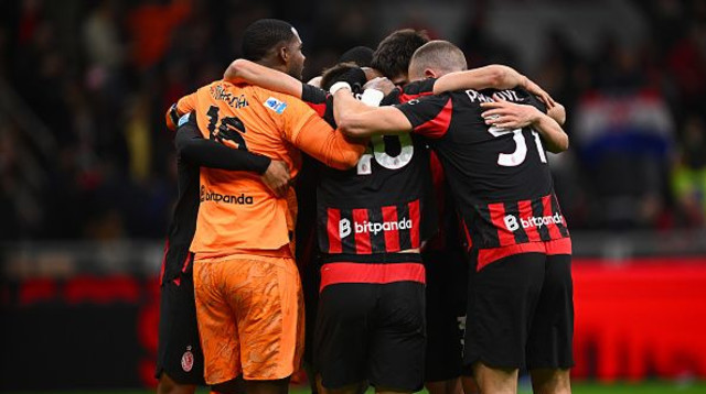 שחקני מילאן (צילום: Gettyimages)