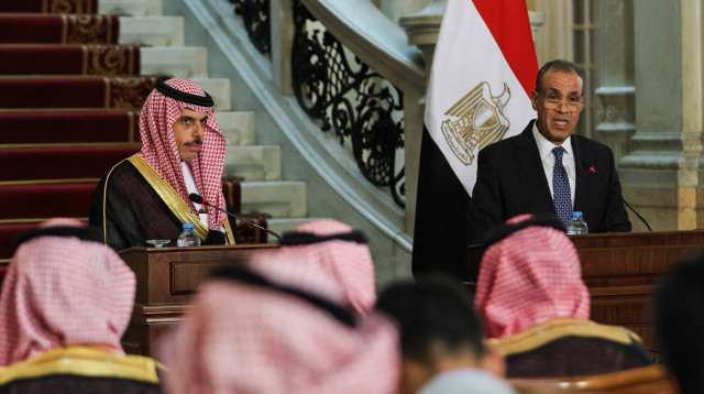 שר החוץ של סעודיה בביקור במצרים (צילום: רויטרס)