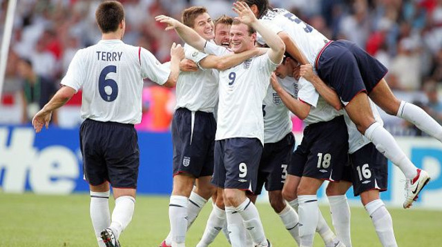שחקני נבחרת אנגליה חוגגים (צילום: GettyImages)