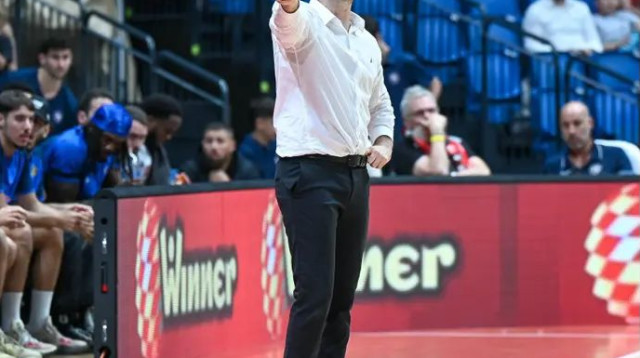 "צריכים להבין איך לשפר את הקבוצה". שרף (צילום: ברני ארדוב)