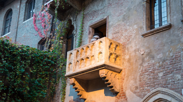 המרפסת של יוליה בוורונה (צילום: אינג אימג')