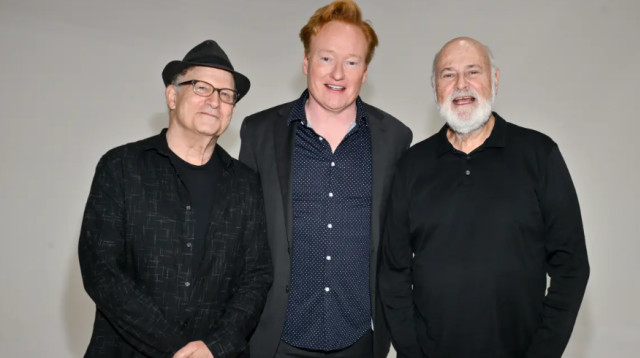 רוב ריינר עם קונאן אובראיין בפרסי האמי, 2024 (צילום: Getty images)