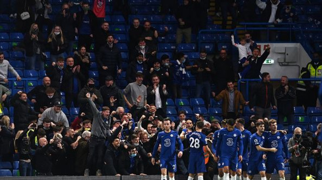 טימו ורנר עם שחקני צ'לסי (צילום: Glyn Kirk - Pool / Pool)