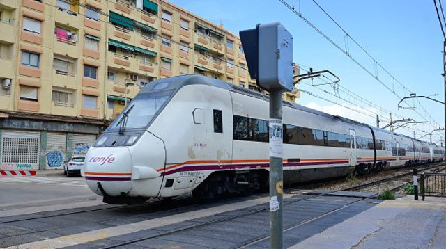 רכבת נוסעת. אילוסטרציה (צילום: JOSE JORDAN)