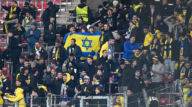 אוהדי מכבי תל אביב בשטוטגרט (צילום: THOMAS KIENZLE)