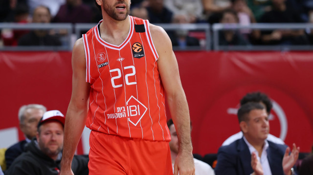 ואסילייה מיציץ', שחקן הפועל תל אביב (צילום: אודי ציטיאט)