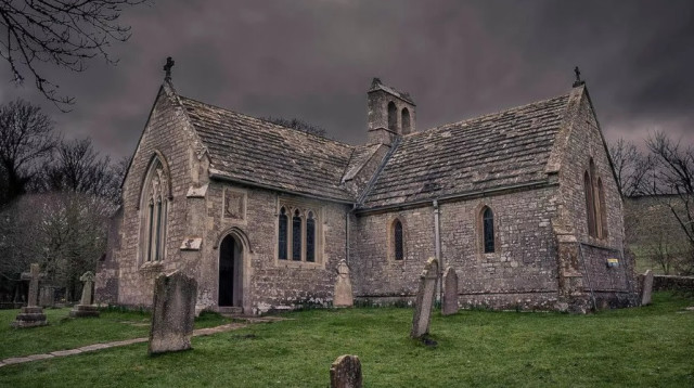 הכנסייה הנטושה בכפר הרפאים טיינהאם (צילום: Getty Images/iStockphoto)
