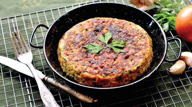 אומלט ירק ועשבי תיבול (צילום: פסקל פרץ-רובין)