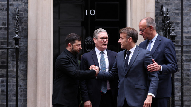 פרידריך מרץ, עמנואל מקרון, קיר סטרמר וולדימיר זלנסקי (צילום: רויטרס)