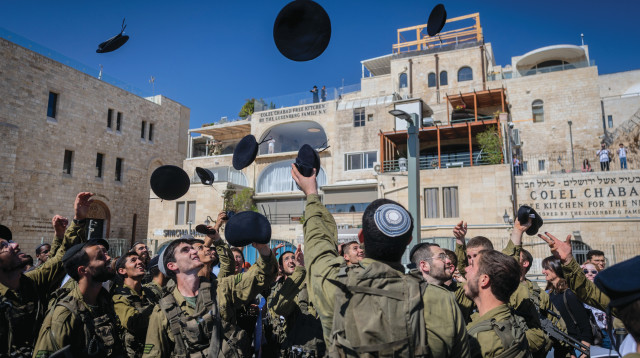לוחמים חרדים חטיבת החשמונאים בכותל 2025 (צילום: חיים גולדברג פלאש 90)