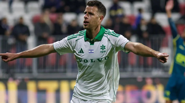 גיא מלמד שחקן מכבי חיפה חוגג שער (צילום: קובי אליהו)