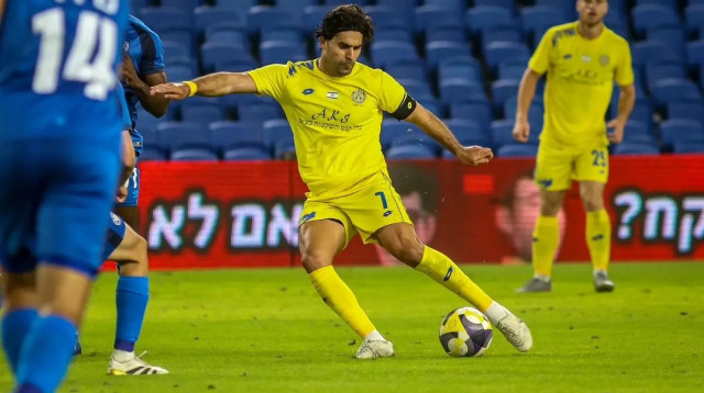 אילון ירושלמי שחקן מכבי הרצליה (צילום: קובי אליהו)