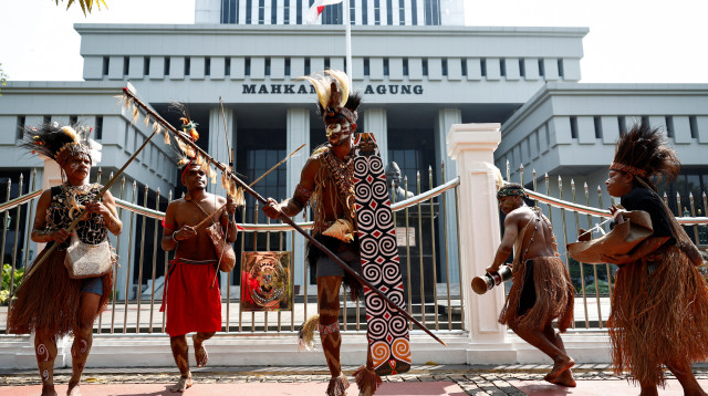 מחאה נגד בירוא היערות באינדונזיה, מאי 2024 (צילום: רויטרס)