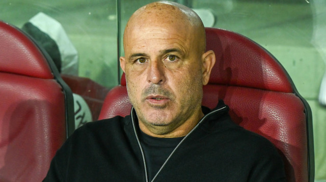 מאמן מכבי נתניה, יוסי אבוקסיס (צילום: ברני ארדוב)