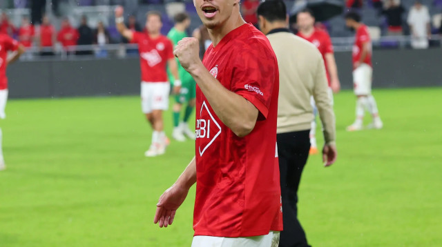 סתיו טוריאל שחקן הפועל תל אביב (צילום: אודי ציטיאט)